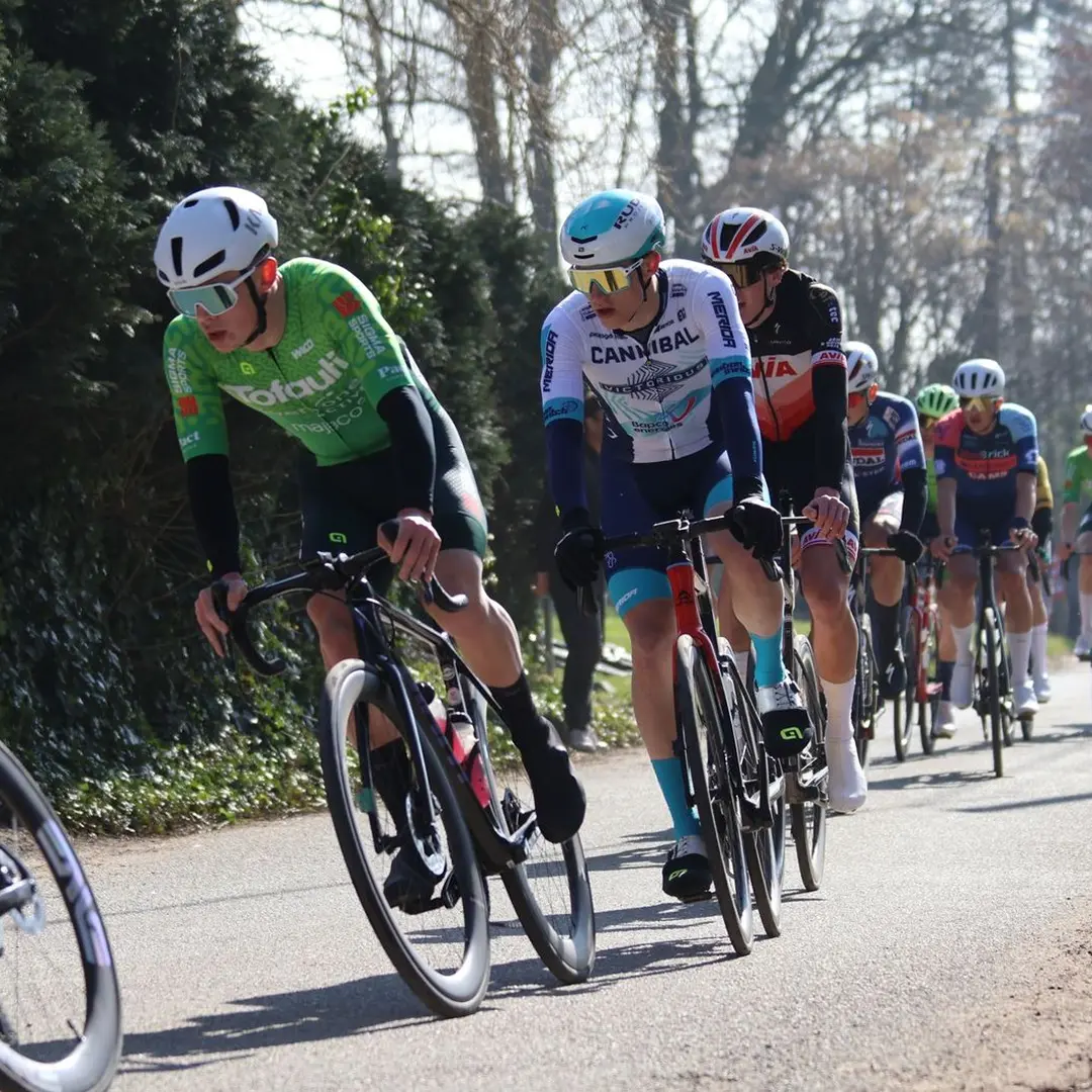 Young riders of the Cams majaco cycling programme